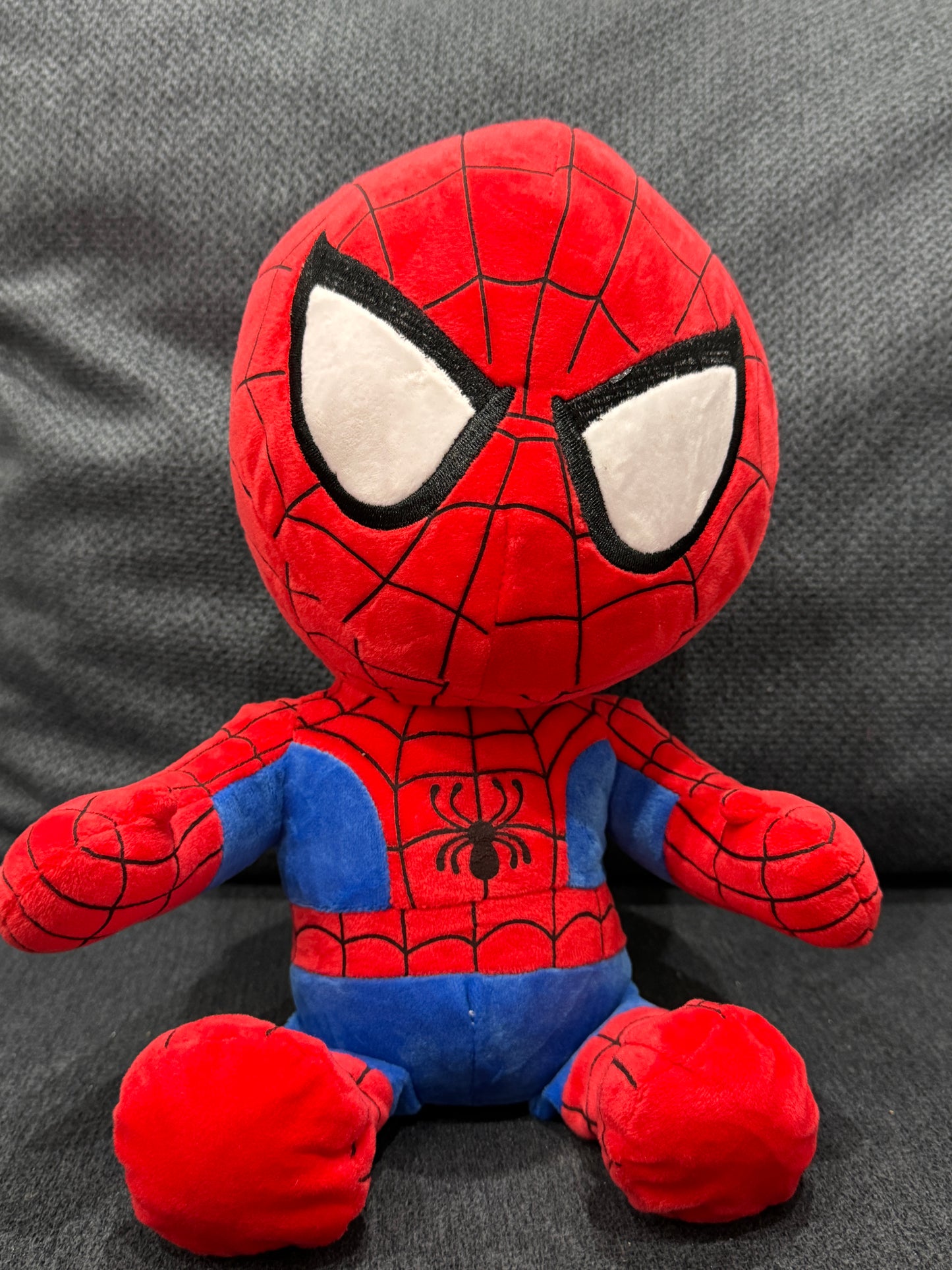 Plyšový Spiderman